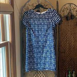 Short sleeve patterned dress